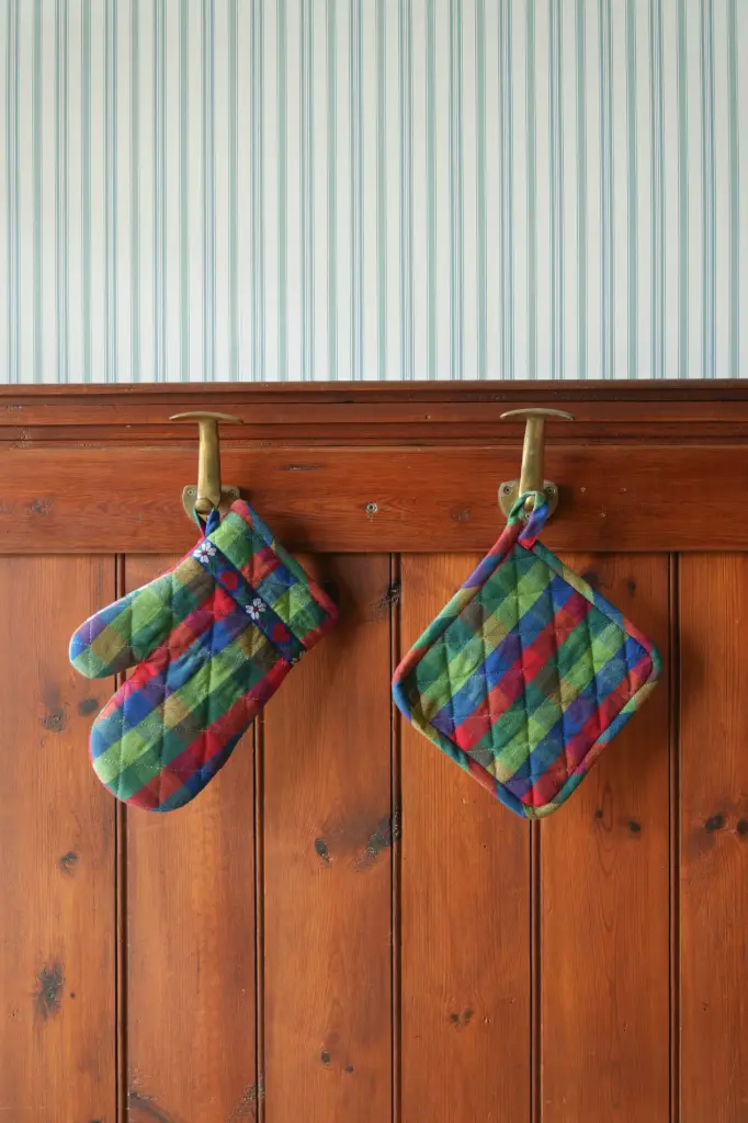 Maniques Kantor Blue & Inverness Red