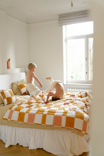 [Miro-A-13-CL] Quilted bed Miro Curry